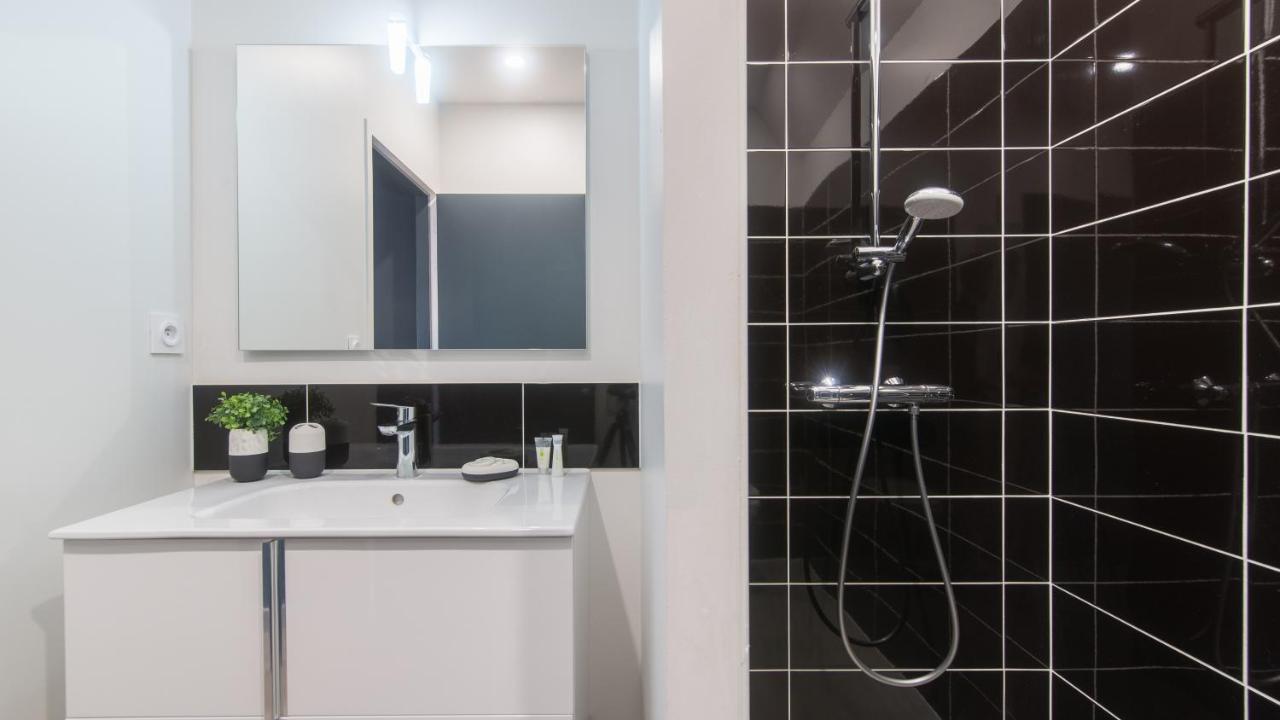 Apartamento Plein Soleil avec Jacuzzi Privatif et parking privé Sarlat Exterior foto