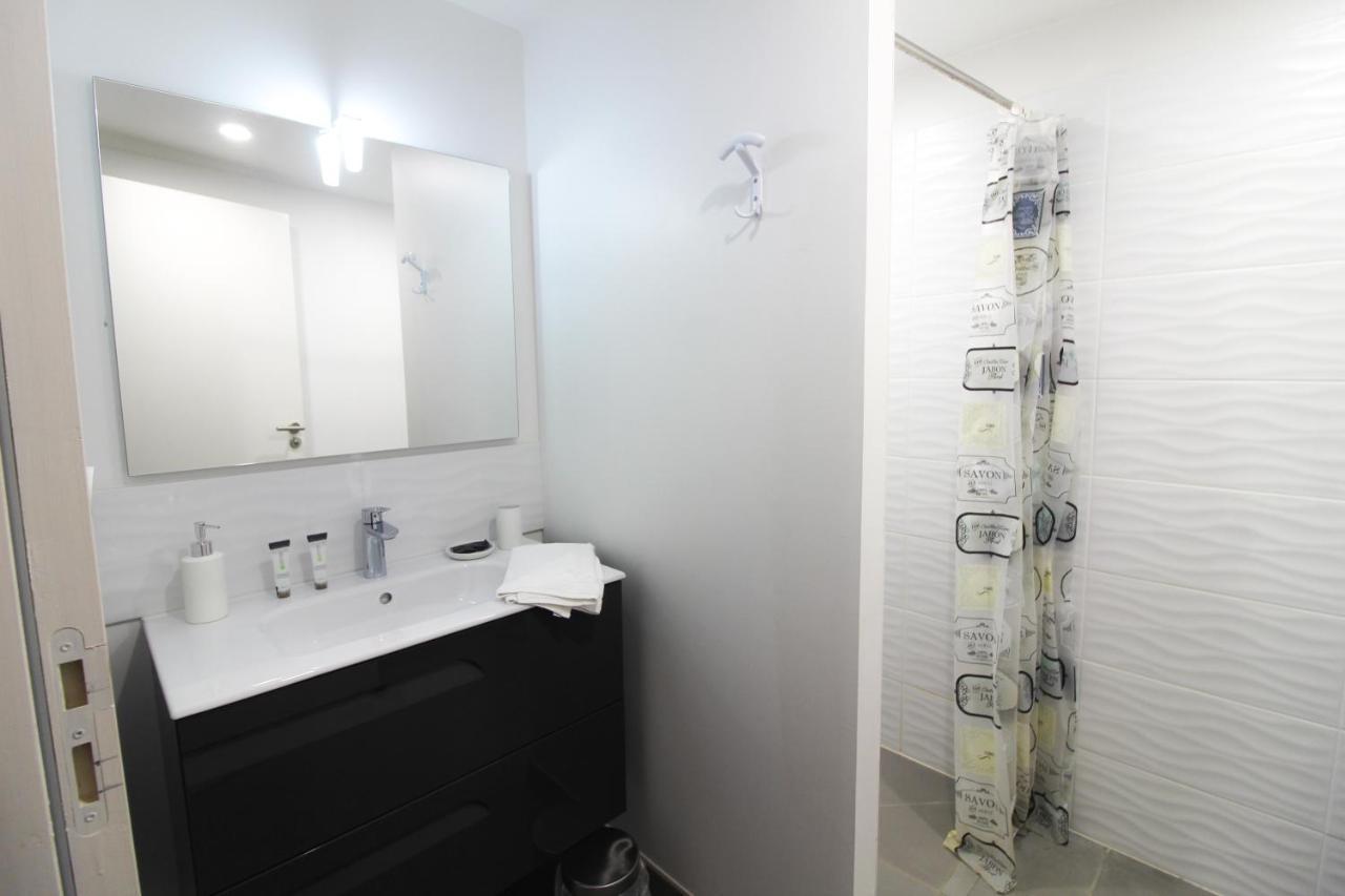 Apartamento Plein Soleil avec Jacuzzi Privatif et parking privé Sarlat Exterior foto